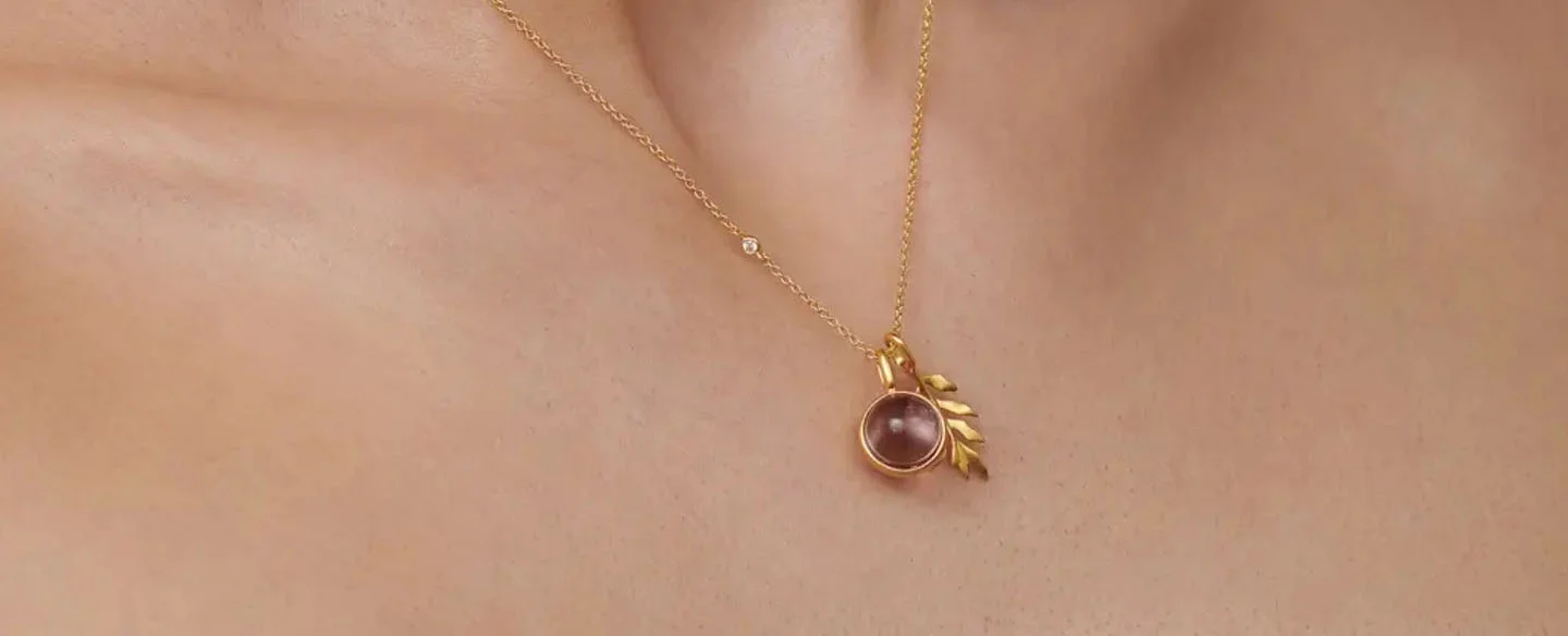 Julie Sandlau Vedhæng