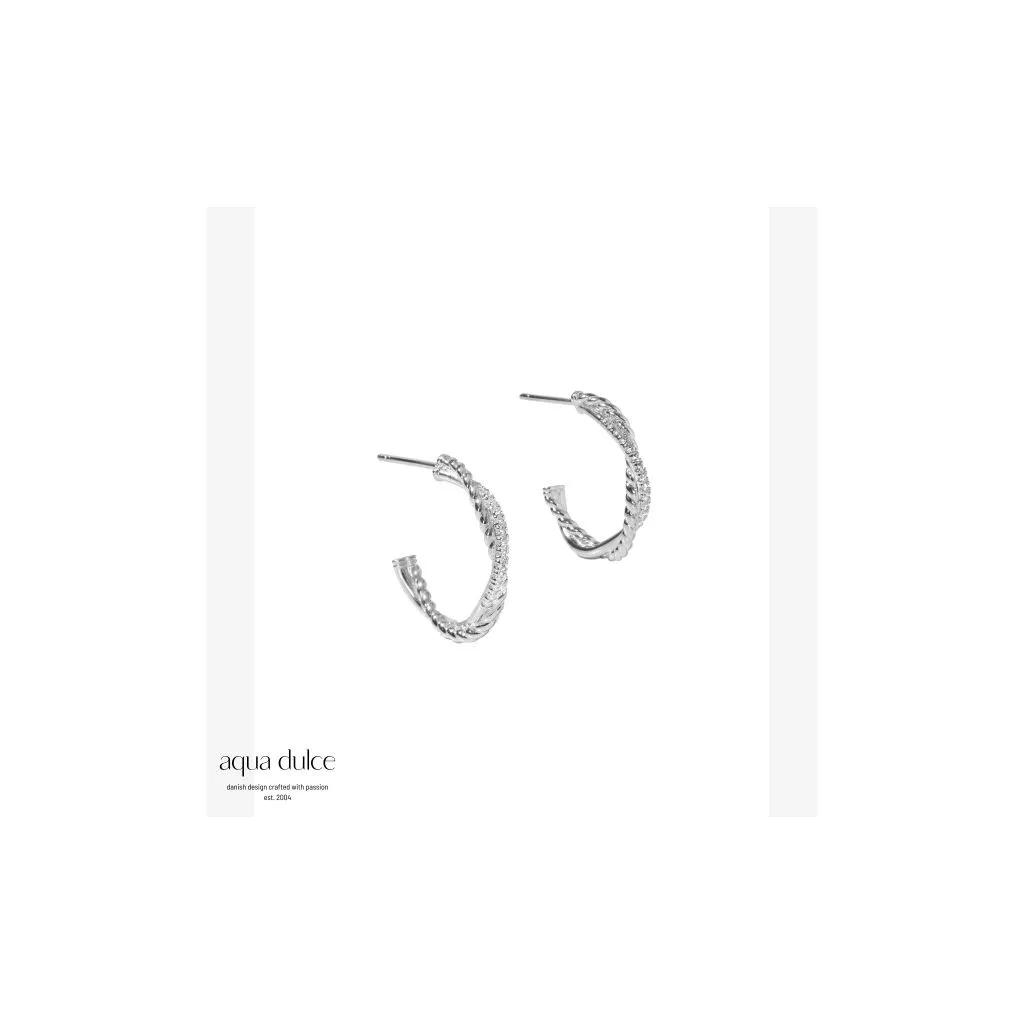 Aqua Dulce Twisted Darling ørestikker i sølv – elegante smykker til kvinder