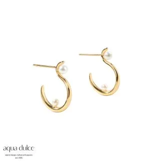 Aqua Dulce Swan Pearl øreringe i forgyldt sølv med elegant perle
