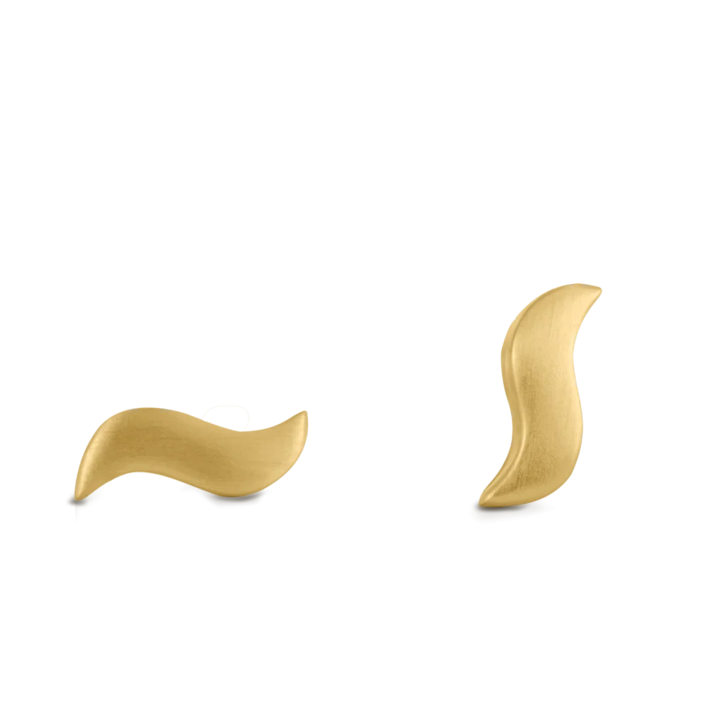 byBiehl Wave small stud øreringe – forgyldt sølv design til kvinder