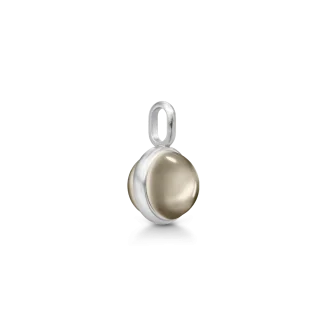 Julie Sandlau Primini Vedhæng i Sølv – Elegant Smykke